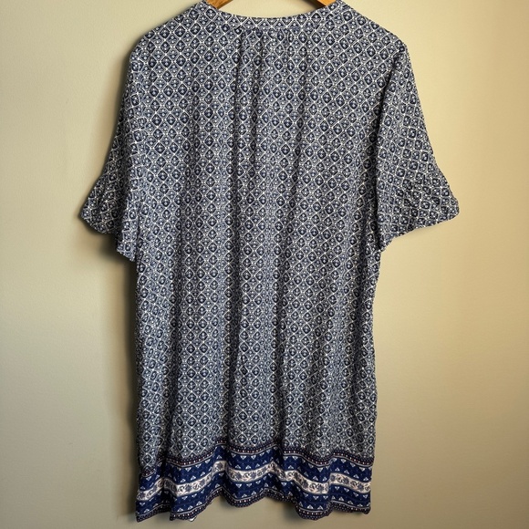Old Navy Women's Aztec Print Short Sleeve Lace-Up-Yoke V-Neck Tunic Top Blue XL - Picture 6 of 13